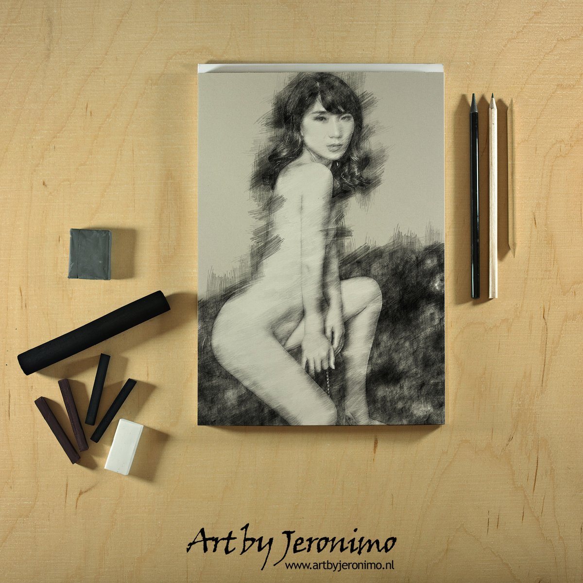 Art_by_Jeronimo's tweet photo. Ik had nog een foto gemaakt van de tekening zoals deze nu ook in de webshop bij @werkaandemuur is geplaatst ✏️

#tekening #schets #schetsboek #naaktmodel #naakt #erotiek #azie #asian #art #artwork #kunst  #sketch #schetsboek #sketchbook #portlood #houtskool #pencil #charcoal https://t.co/Zjnm9G5gwI