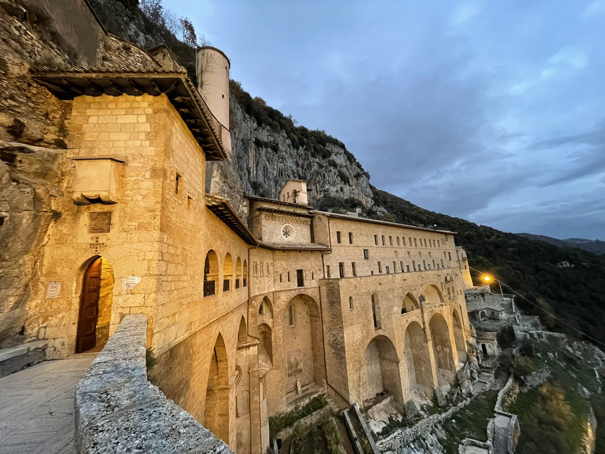 Elimina il superfluo concentrati sull’essenziale #meditation #relaxing #true #quotesdaily