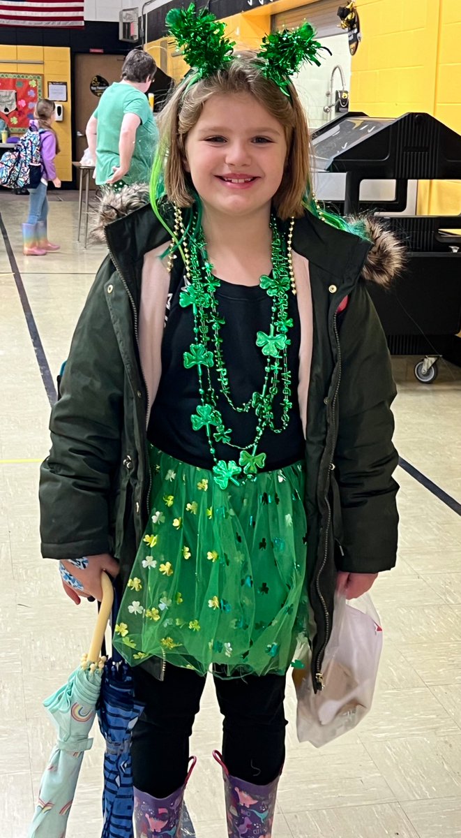 BuckeyeElem's tweet photo. Lots of Leprechauns at Buckeye today!  ☘️ 🌈 🌟 https://t.co/XGPrrl28mB