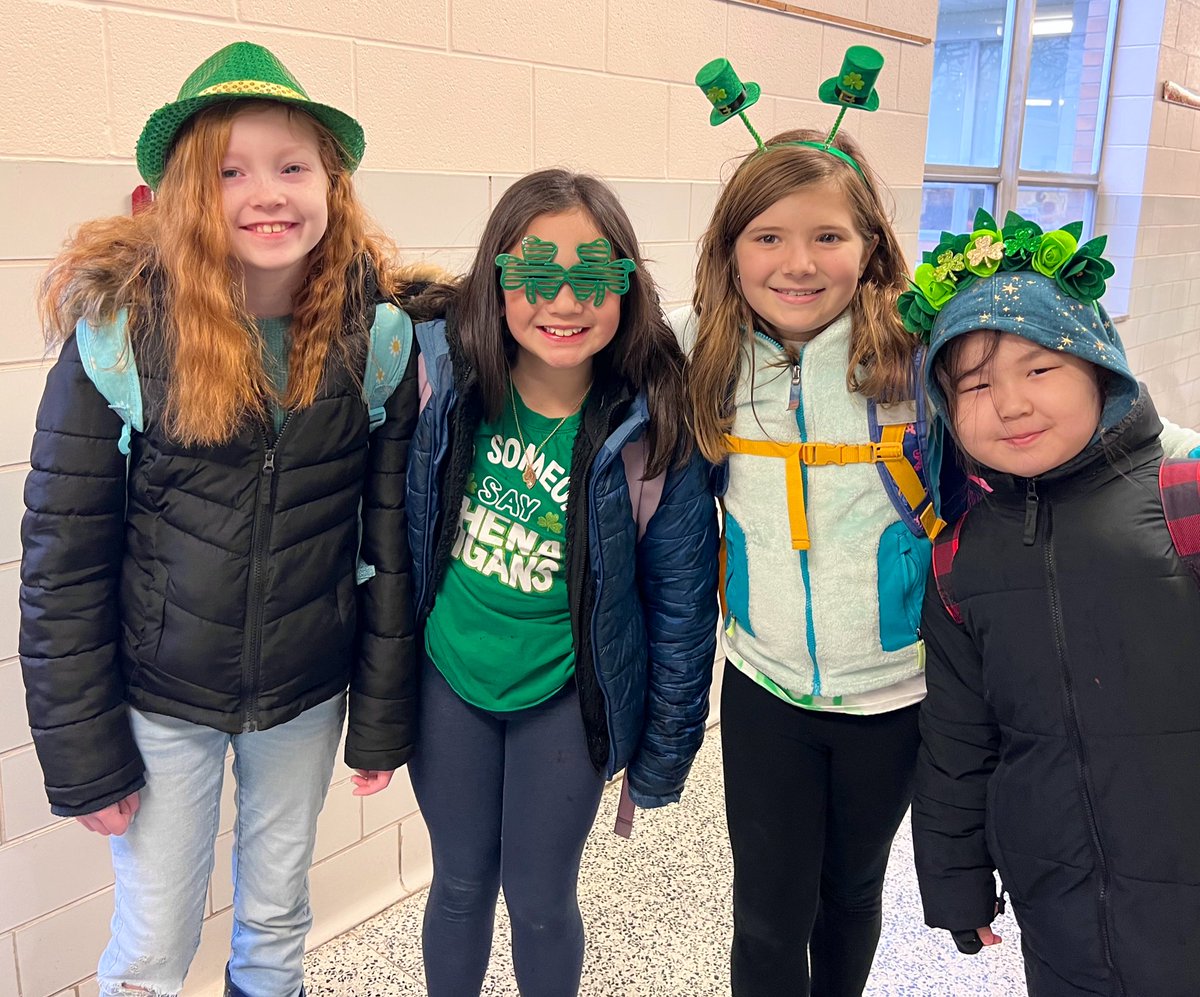 BuckeyeElem's tweet photo. Lots of Leprechauns at Buckeye today!  ☘️ 🌈 🌟 https://t.co/XGPrrl28mB