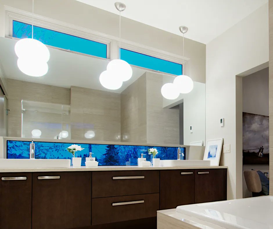 What about a beautiful view at the splash!?

Design Build: @capstonehomesyyc
Architecture:⠀#capstonehomesyyc
📸: @sujataphoto_architecture 

#windowbacksplash #bathroomdesign #yycmodernhomes #architechturalhomes #yycinfills #yyc #designbuild #customhome #yycdesign #ensuitedesign