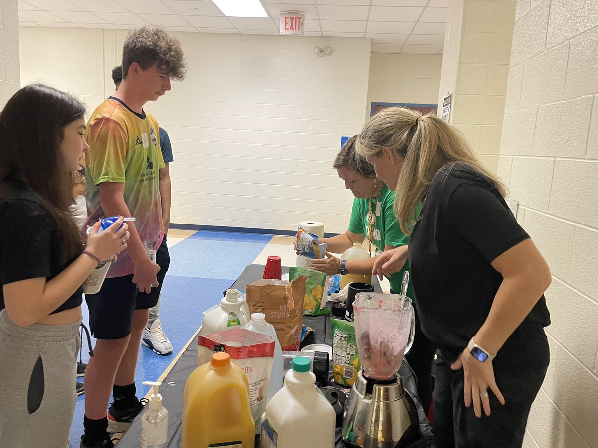 freakomom's tweet photo. Fruit smoothies! Yoga! Zumba!!
Cleveland Chooses!
We had a blast!
#Clevelandhigh #CvHS #Clevelandproud @ClevelandHighS1 @CVHSCounselors @TheOfficialCvHS https://t.co/slGhTyPmN4