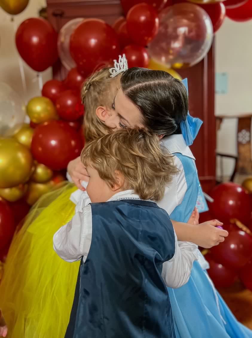 PartionP's tweet image. Living my childhood dreams whilst making children’s dreams come true…This is the best job ❤️

Diolchgar i gael gwneud swydd dwi’n mwynhau gymaint ❤️