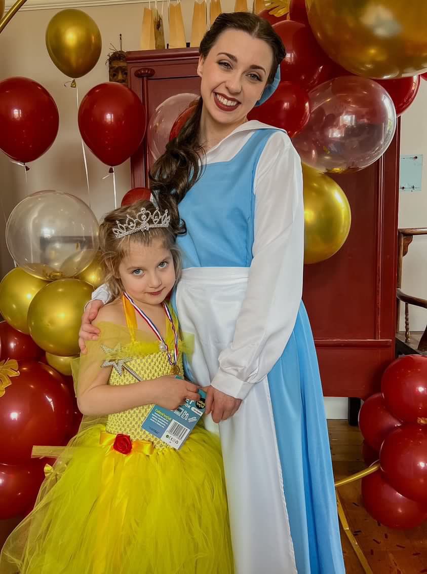 PartionP's tweet image. Living my childhood dreams whilst making children’s dreams come true…This is the best job ❤️

Diolchgar i gael gwneud swydd dwi’n mwynhau gymaint ❤️