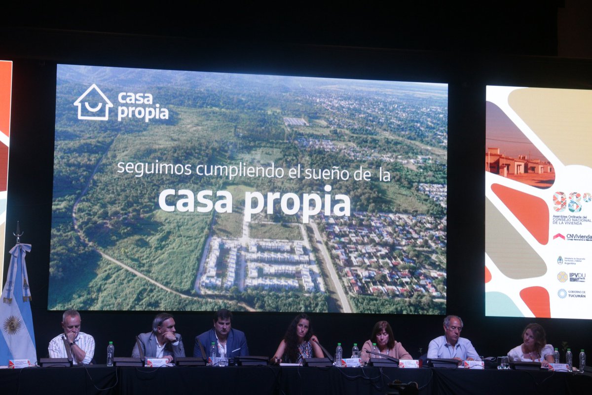 MinHabitatAR's tweet photo. Además, revisaron el avance de las obras en construcción a través de los diversos programas con financiamiento nacional. Asimismo, expusieron sobre los objetivos y desafíos para este 2023.
Continuamos otorgando respuestas y derechos 🏠🇦🇷
Más info: https://t.co/fGKctU4dFW https://t.co/zAGzTsxJpI