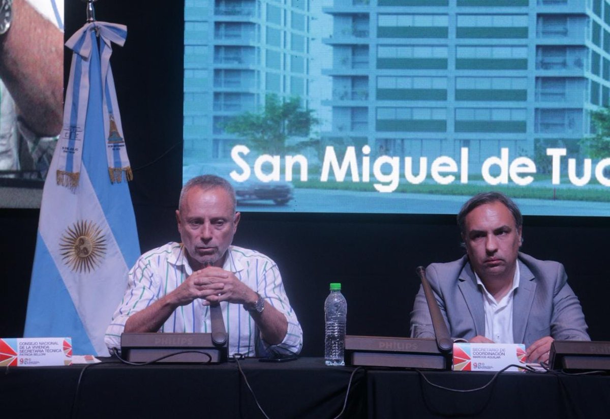 Además, revisaron el avance de las obras en construcción a través de los diversos programas con financiamiento nacional. Asimismo, expusieron sobre los objetivos y desafíos para este 2023.
Continuamos otorgando respuestas y derechos 🏠🇦🇷
Más info: bit.ly/3LvIaUa