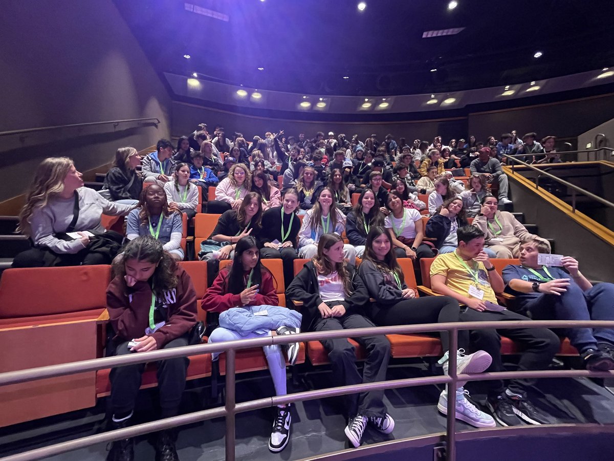 Day 3 was a great one!  Lots of monument viewing, museums and a fun show to end the night! <a href="/NBMIDDLE/">NBPS MIDDLE SCHOOL</a> #NBinDC