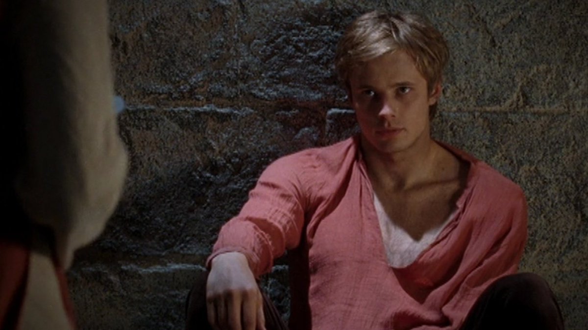 arthur pendragon may be a prat, but he's a pretty one