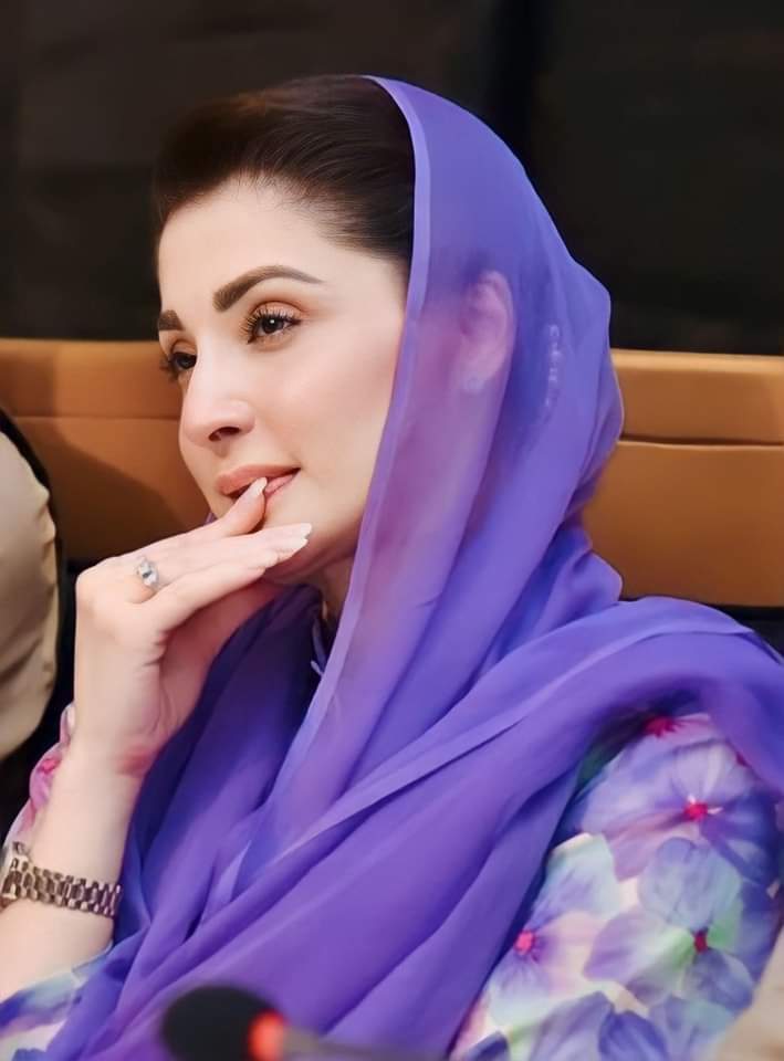 Ch_344's tweet photo. محو حیرت ہوں کہ دنیا کیا سے کیا ہو جائیگی ۔۔۔!!
آپ ان ہوکر آؤٹ ہیں۔۔۔
اور وہ آؤٹ ہو کر بھی ان ہے!!
PlZ take a review...??
🙏🙏
@MaryamNSharif
👍
@Munir_344
#SELF_MADE https://t.co/ZZ2gSSJnm1