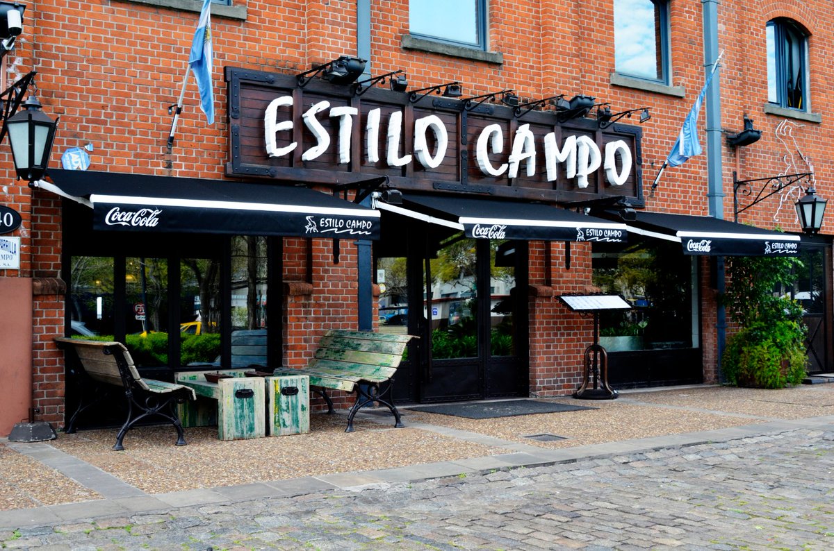 ✨ Dale un gustito especial a tus eventos corporativos planificando tus reuniones de trabajo y presentaciones en los salones de Estilo Campo. 

🎩 Somos conscientes de la importancia de un ambiente adecuado para propiciar los buenos negocios.