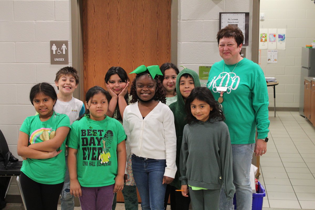 FsiaMedia's tweet photo. Fair Street was having a lucky day today wearing their green and we hope to find the pot o' gold at the end of the rainbow today! Happy St. Patrick's Day to everyone and may today be your lucky day! @GCSS_FS @FSIAprincipal https://t.co/TvngAjaYXE