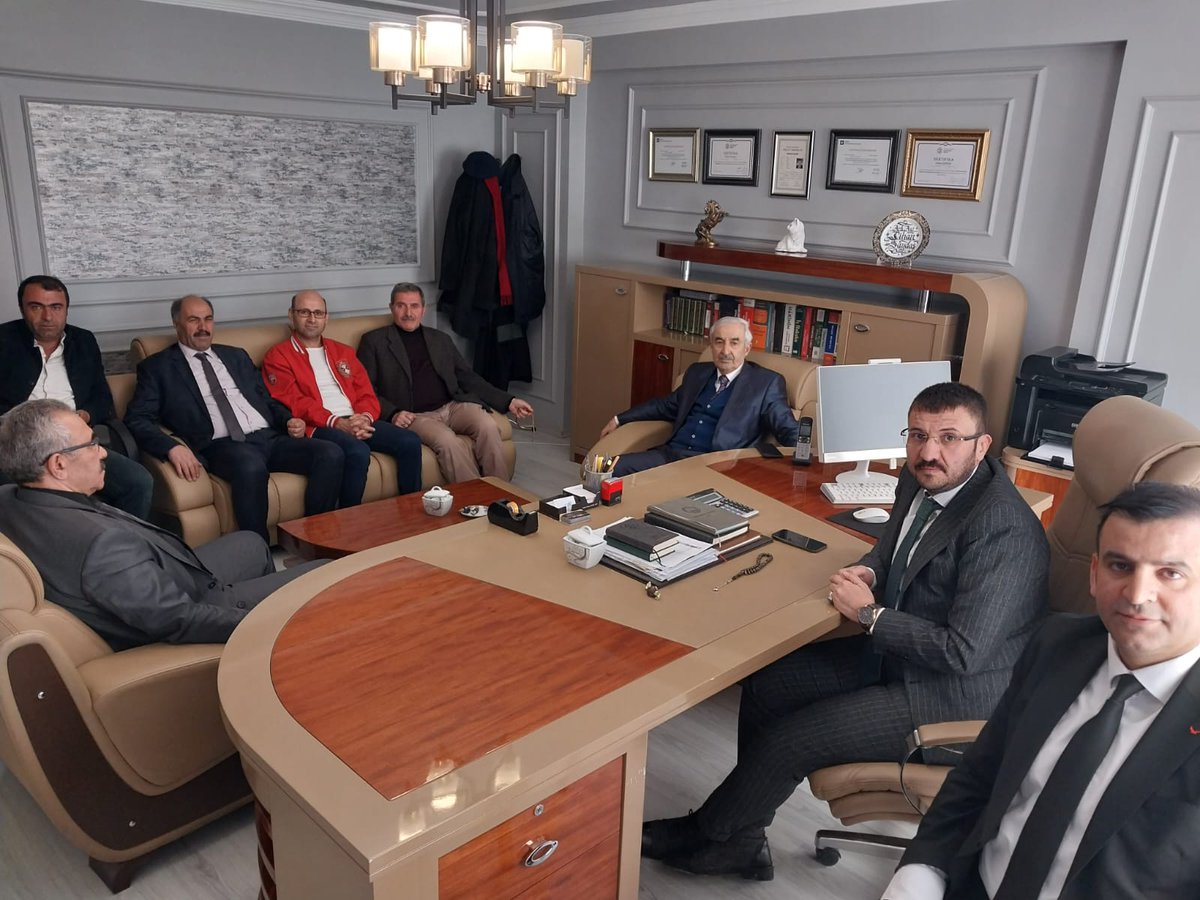 Sılehi Aşireti Lideri Sn.Mehmet Alayı ATLI ve Beraberindeki Akrabalarımız
Pinyanişi Aşireti Aksakallılarından H.Şemsettin SAYDAŞ’ı Ofisinde ziyaret ettiler🇹🇷🇹🇷🇹🇷🇹🇷
<a href="/CevatSaydas/">Cevat SAYDAŞ</a> 
<a href="/CihanSaydas/">Cihan Saydaş</a>