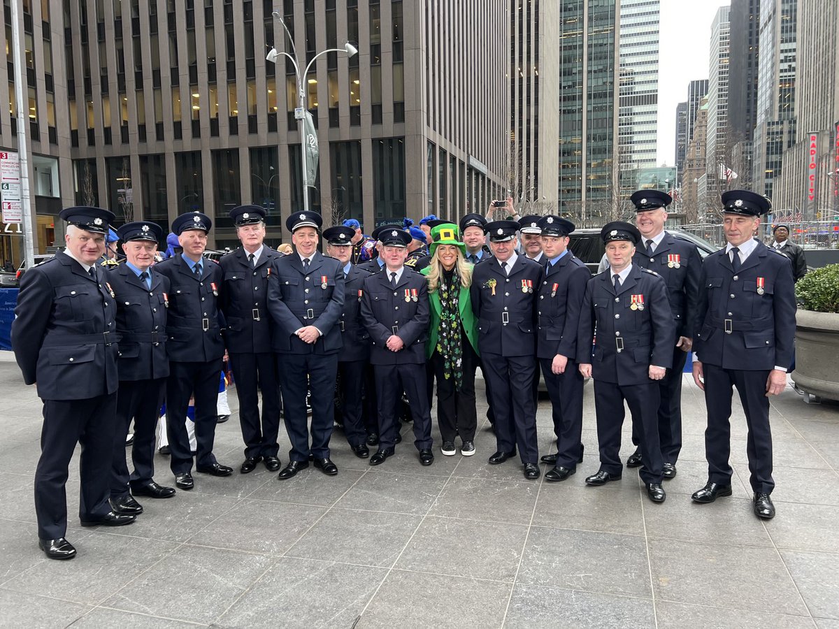 JaniceDean's tweet photo. Thanks to everyone who took part in our #StPatricksDay celebration on #FoxSquare! ☘️ it made me so happy today. https://t.co/xYIPtLUl7a