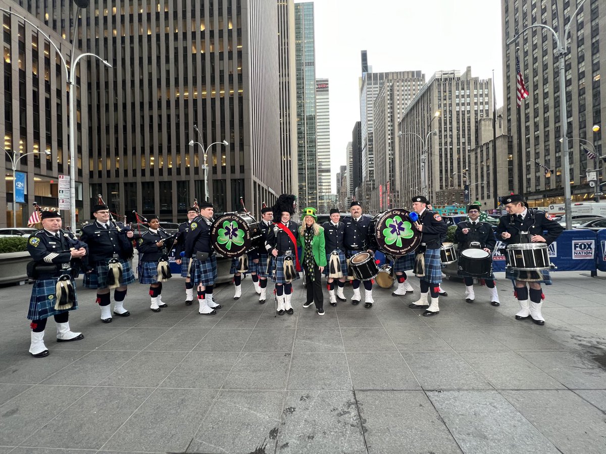 JaniceDean's tweet photo. Thanks to everyone who took part in our #StPatricksDay celebration on #FoxSquare! ☘️ it made me so happy today. https://t.co/xYIPtLUl7a