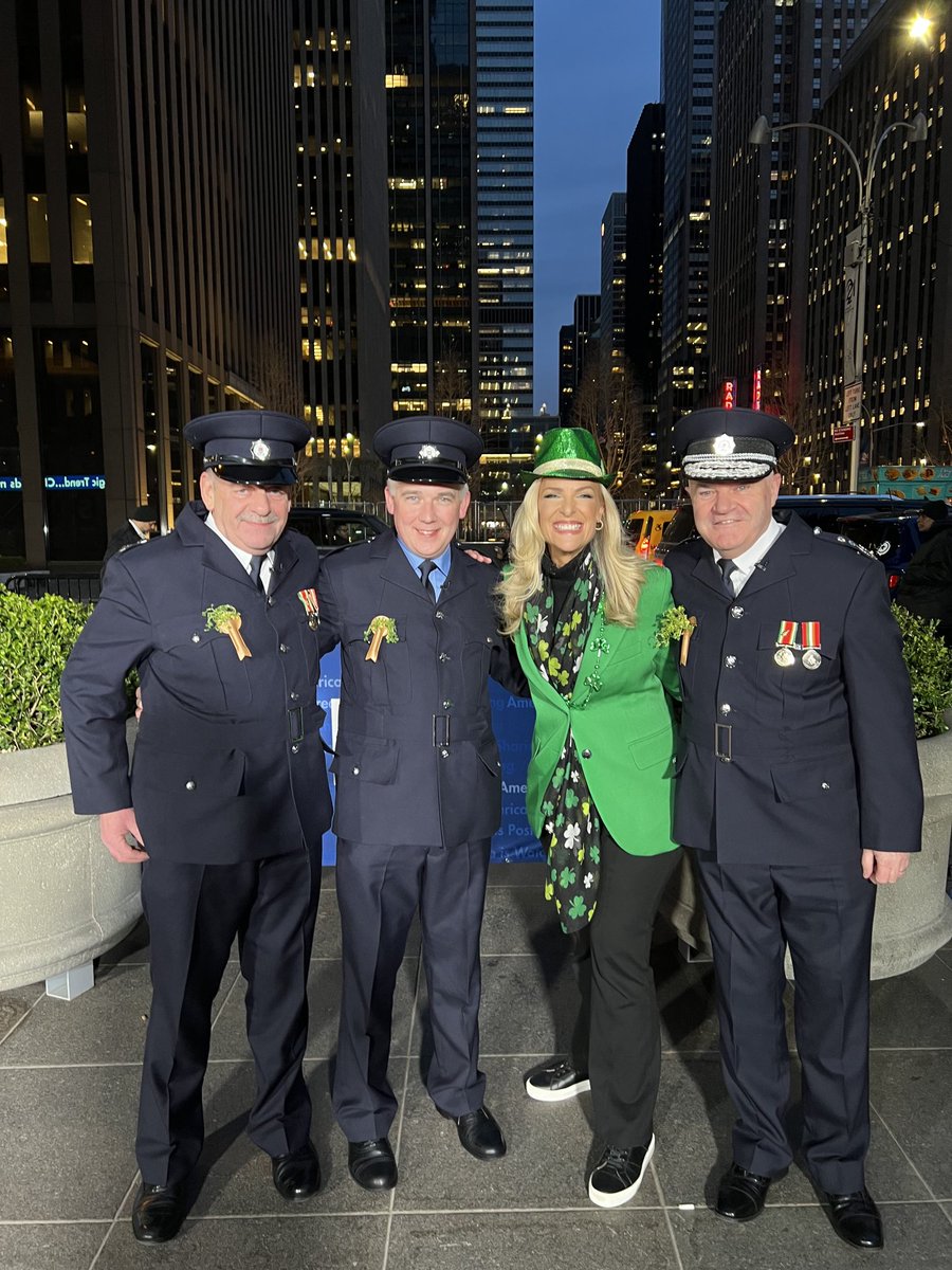 JaniceDean's tweet photo. Thanks to everyone who took part in our #StPatricksDay celebration on #FoxSquare! ☘️ it made me so happy today. https://t.co/xYIPtLUl7a