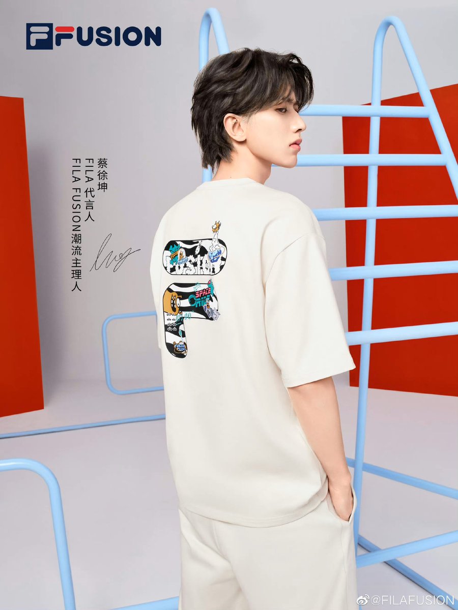 joyfulpoem's tweet photo. Charismatic Kun 💛💛

Kun x Fila Fusion
#CaiXukun #蔡徐坤 #차이쉬쿤 https://t.co/AwugacfeZl