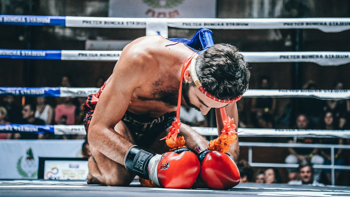 Je ne suis qu'un mec normal qui a décidé de repousser ses limites.

Et je suis très fier de vous présenter le documentaire qui retrace la préparation de mon combat de Muay Thai en Thaïlande. 

Dispo ici : youtu.be/Iq8GnGNxpAs

Hâte d'avoir vos retours !