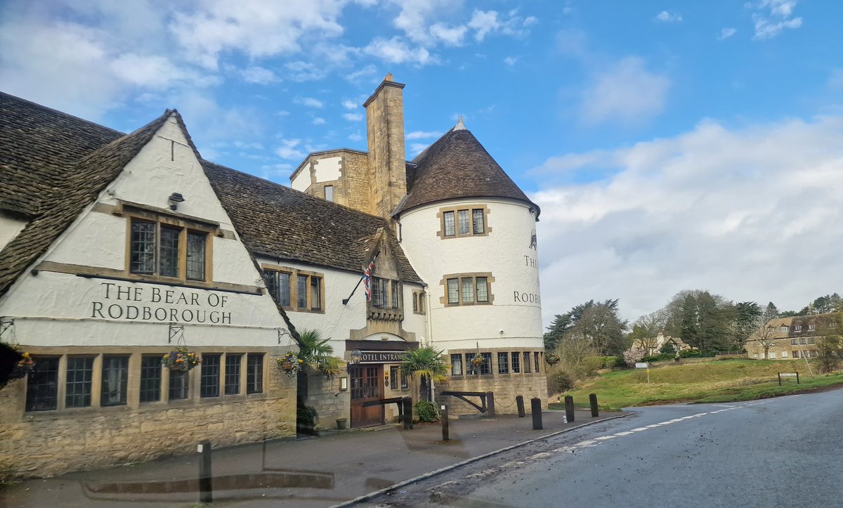 ParmBilkhu's tweet photo. Really enjoyed my stay at the #TheBearOfRodborough (@cotswoldinns), #RodboroughCommon in #Stroud. Absolutely lovely scenic location, amazing hotel & hospitality and excellent service provided.
Highly recommend this place to all!
#CheltenhamFestival https://t.co/zeRSC0TCa3