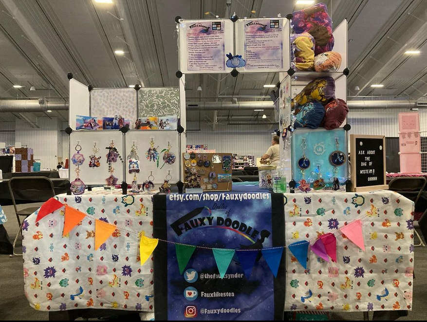 TheFauxsynder's tweet photo. TOMMORROW!
🎊
It's Convention time again, and this time I'll be hanging out at @FLPolyCon
! Come find me at booth 53 in the Artist Alley to check out fun merch from Genshin, Pokemon, Kingdom Hearts and beyond! See you there~ #artistalley #flpolycon https://t.co/x9wfQPFZC1