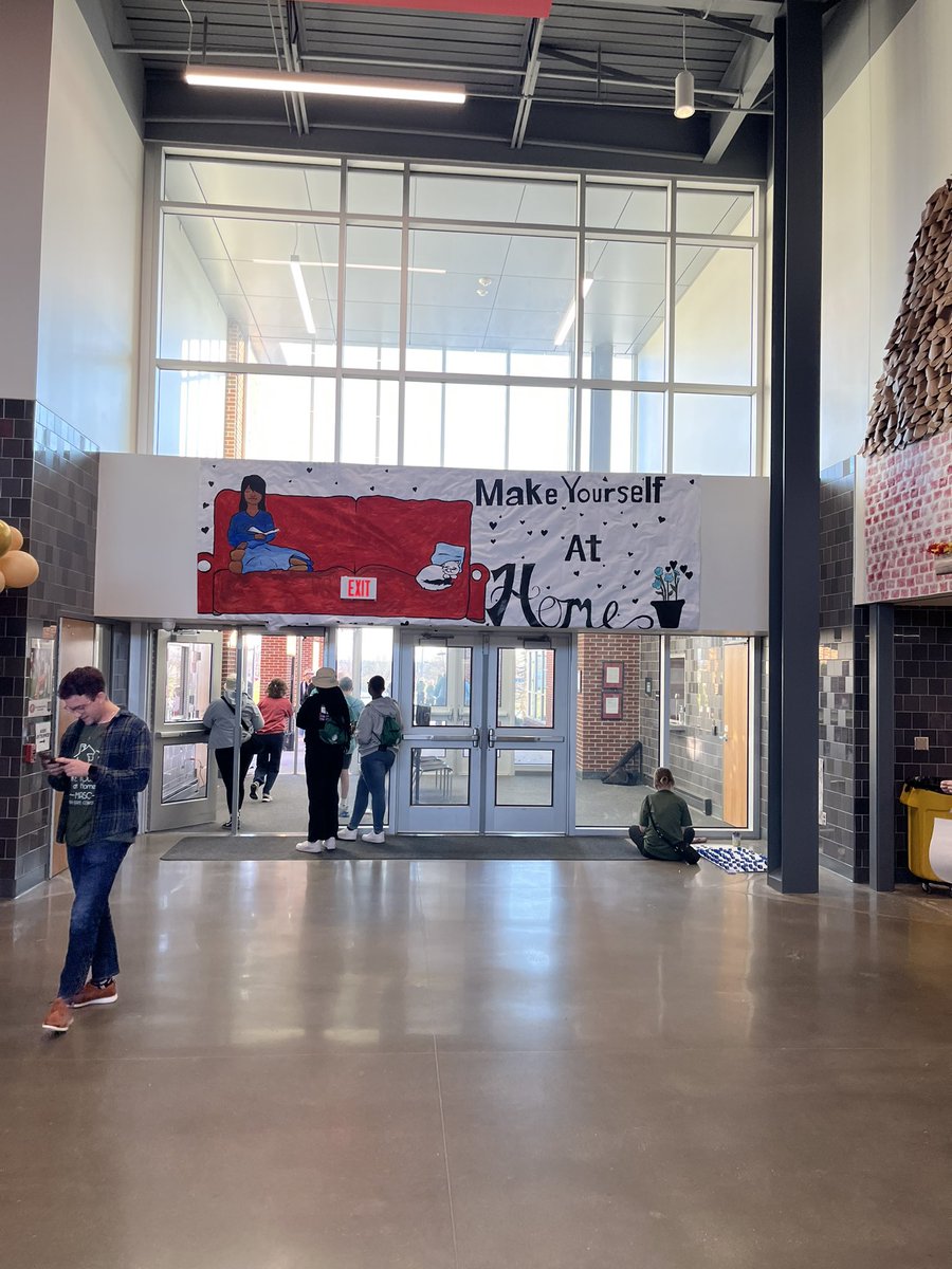 Dr_JChap's tweet photo. @JeffCityStuco has been hard at work to make our home welcoming to @MASCstuco
#jaygreat https://t.co/HshvlGgNTC