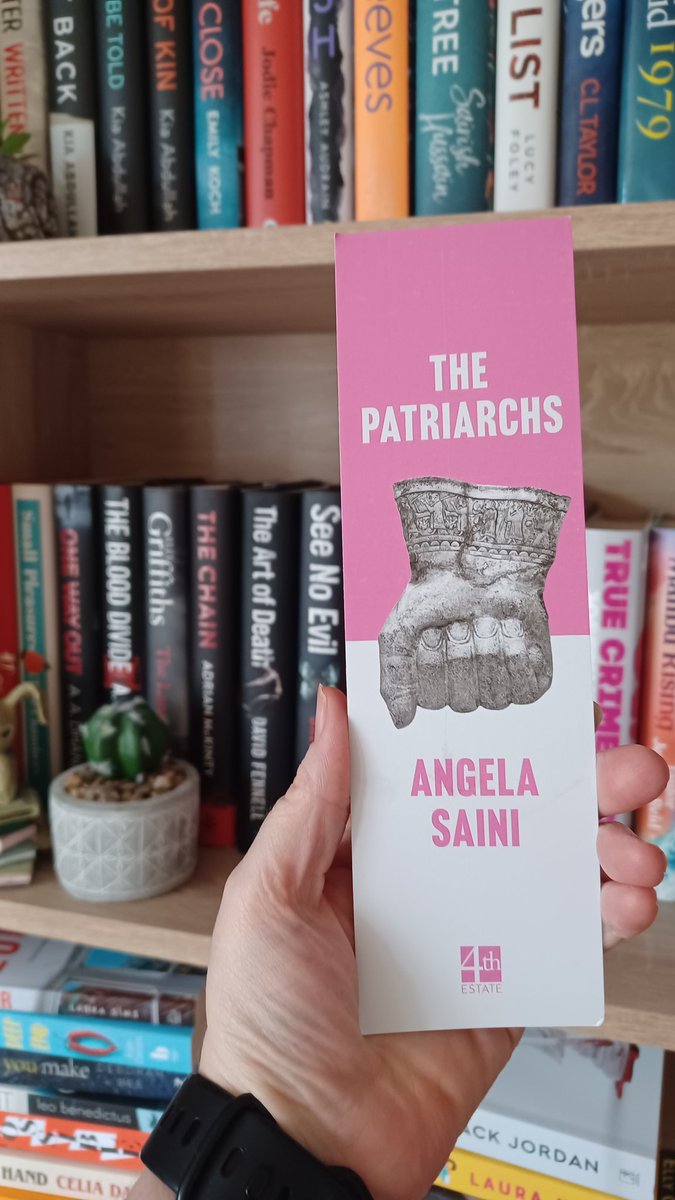 janice_whitfiel's tweet image. My @susanhillwriter and @agathachristie subscription from @bertsbooks and a lovely pink bookmark  💗 

#BookTwitter #booksubscriptions
