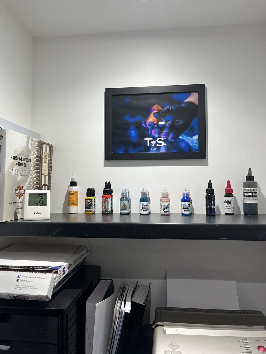 watch_2085's tweet photo. 🤝 Rencontre avec Tano ! 
Tatoueur à T.S Paris Joaillerie Piercing Tatouage dans le 17e à Paris 💎

Il a pu nous expliquer son parcours, son métier, sa vision sur ce secteur ! 

RDV le 22 mars lors de notre #masterclass pour découvrir un métier créatif et (très) pointilleux👀✍️ https://t.co/mZ8BMbiJIu