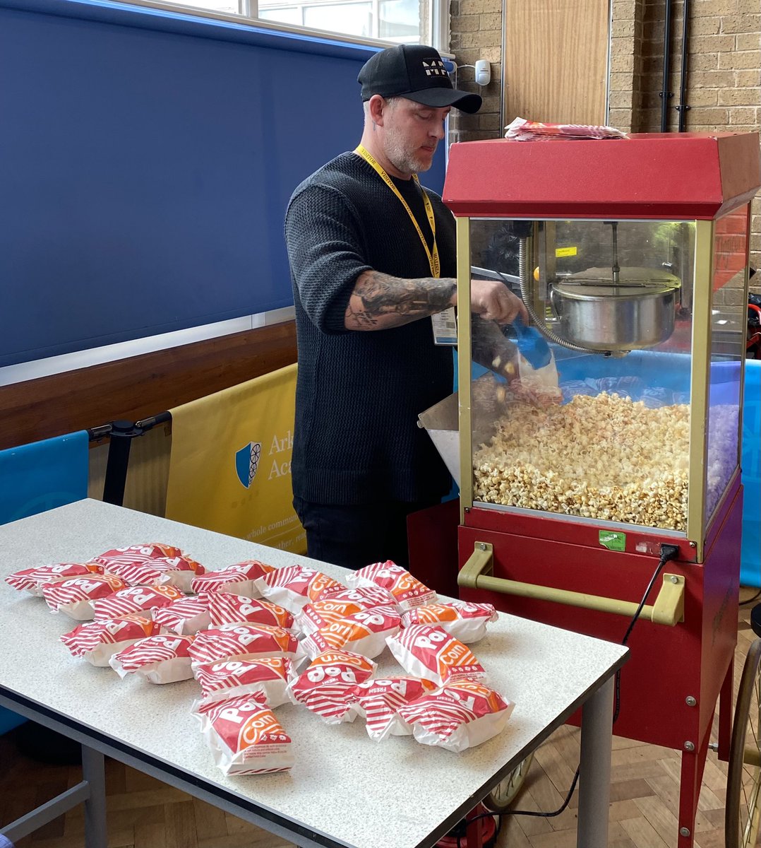 ArkBoulton's tweet photo. Treating our students with a variety of delicious snacks for the exclusive rewards event.
Cake popsicles, sweets and decor provided by #CreateMyParty. ๐ฌ
Popcorn provided by #MidlandsPremierEvents. ๐ฟ
#ArkBoultonAcademy #RewardsEvent https://t.co/U4pyjrXu3Q