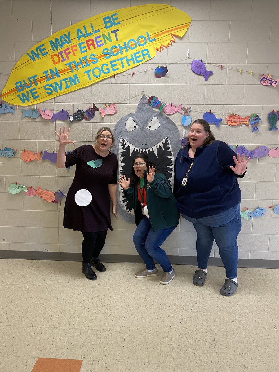 FRCSBarnes's tweet photo. Reading Month in full effect. #Underthesea Adventures! “We may all be different but in this school we swim together”. #WARH https://t.co/SNW1Rvgq1A
