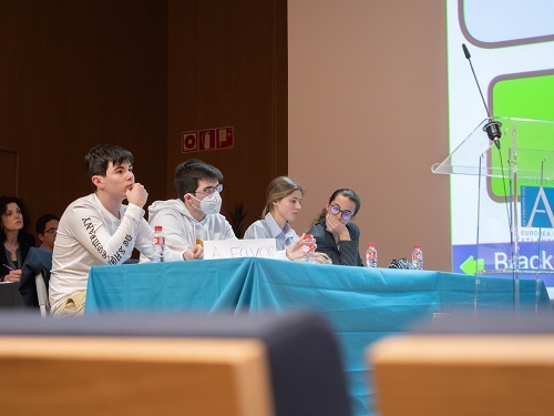 colecastroverde's tweet photo. El equipo “Los Castroverde” ha ganado la 6ª edición de La Liga de Debate Preuniversitaria de #UniversidadEuropeadelAtlántico . Desde el centro felicitamos a todos los participantes que han compartido nuestro camino durante esta semana. #castroverde  #RedCentrosIT #tecompaño https://t.co/v4r1ouMBch