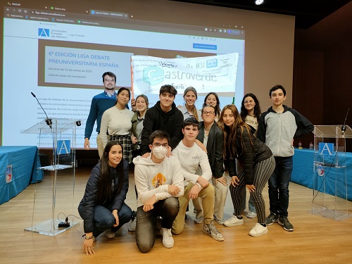 colecastroverde's tweet photo. El equipo “Los Castroverde” ha ganado la 6ª edición de La Liga de Debate Preuniversitaria de #UniversidadEuropeadelAtlántico . Desde el centro felicitamos a todos los participantes que han compartido nuestro camino durante esta semana. #castroverde  #RedCentrosIT #tecompaño https://t.co/v4r1ouMBch