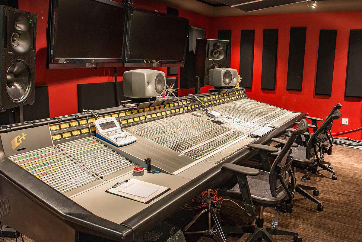 Tommy Lee’s 56-channel SSL 4K G+ is up for sale … and it could be yours!🤘

Many artists have tracked on it, including Mötley Crüe, Post Malone, Steven Tyler, The Smashing Pumpkins and more. 

Full specs here: bit.ly/3JoGAAu

#audioengineer #proaudio