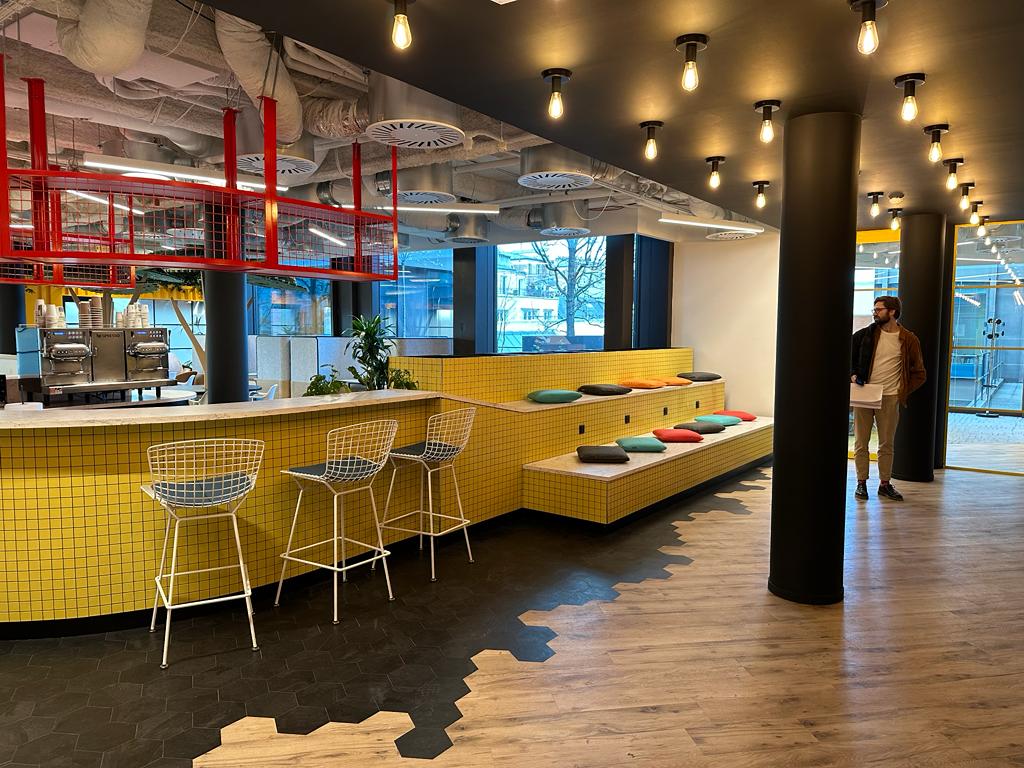 🇫🇷🌟 We're excited to share pics of our recently completed customer suite for Criteo Paris! Feast your eyes on these stunning photos: #CriteoParis #CustomerSuite