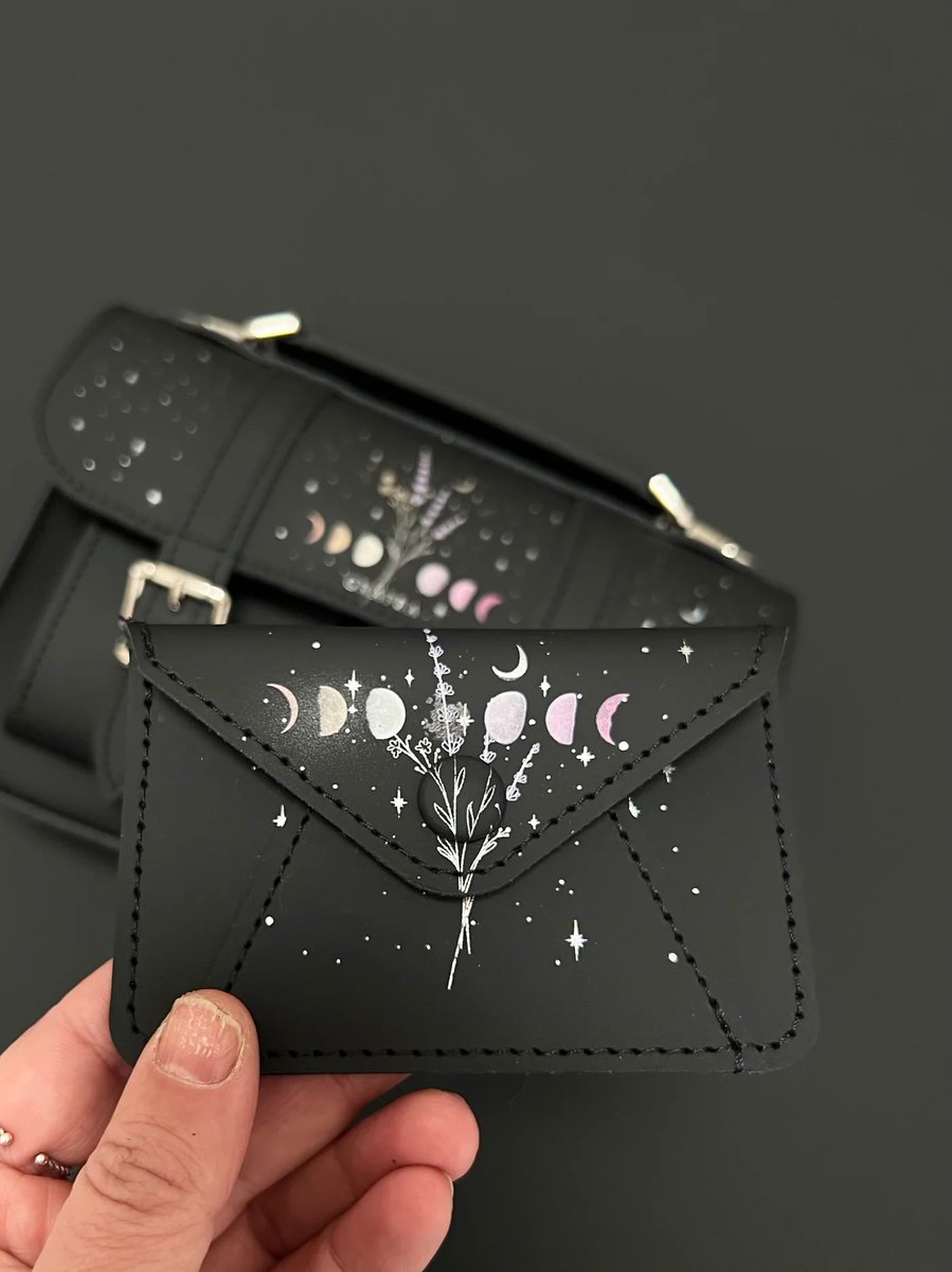 GRAFEA's tweet photo. Card Wallet Lavender Moon 🌙 https://t.co/EzWkjI3tIK