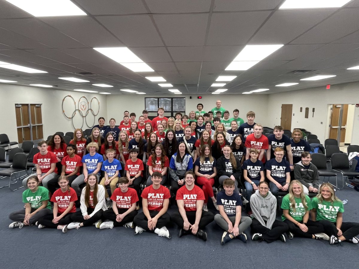 Great day at the Vigo County Leadership Conference!  Thank you ⁦<a href="/Coach_A_Martin/">Coach Angela Martin</a>⁩ for spending time with us today!  ⁦<a href="/THSouthSports/">THSouthSports</a>⁩ ⁦@WVHSathletics⁩