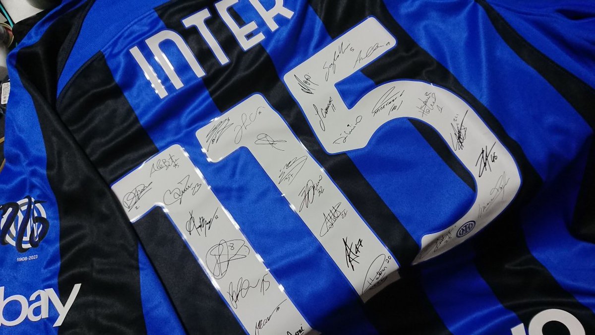 wolf_hawkfield's tweet photo. 準々決勝のドローが決まったこの良き日に、115周年モデルが届きました。
是非ともベスト4に進出してもらいたいです
#ForzaInter
#inter115 https://t.co/Maq9WaaMI2