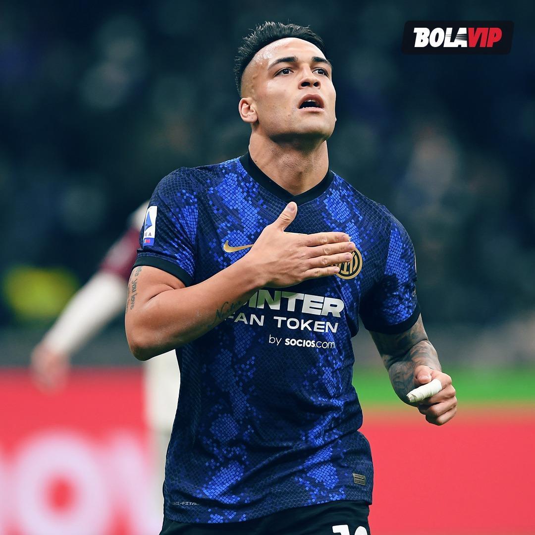 BolavipAr's tweet photo. Ante Benfica, Lautaro jugará por primera vez los 4tos de final de UCL 🏆

🔥 Para los que lo subestiman, hay que decirles que hoy tiene:
⁣
🇦🇷 Más goles en la Selección que Kempes, Ortega, Cani y Tevez
🇮🇹 Más goles en Inter que Milito, Ronaldo y Zamorano
⁣
Todo con 25 años 🤯 https://t.co/9TkCvmc5y4