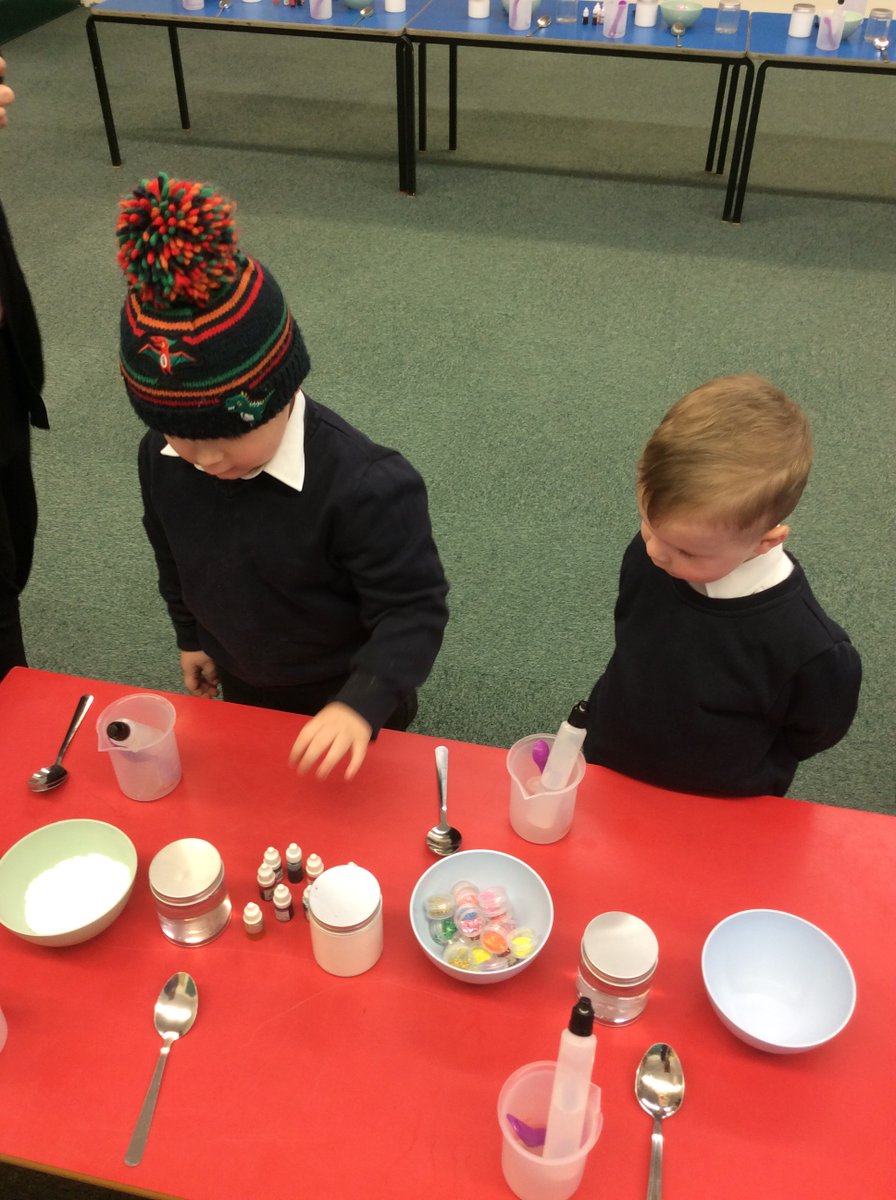 ASA_FS1's tweet photo. This week, we have been focusing on Science. On Thursday Little Laboratories visited our school. We all took part in a slime workshop! #ASAScientists https://t.co/xTx8L17Kbb