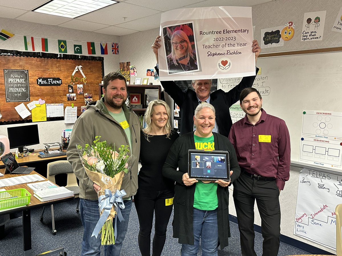 Lara Utecht tweet media