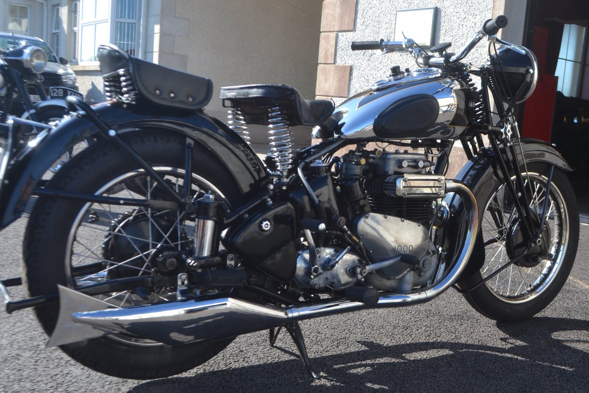 BulldogBDX's tweet photo. Nice thing to look at...look at this nice thing....stop drooling and focus !!
#Meghaberry #CountyDown #JamesBlackRestoration #SquareFour #Ariel #VintageBikes https://t.co/9T9nL7MPNg
