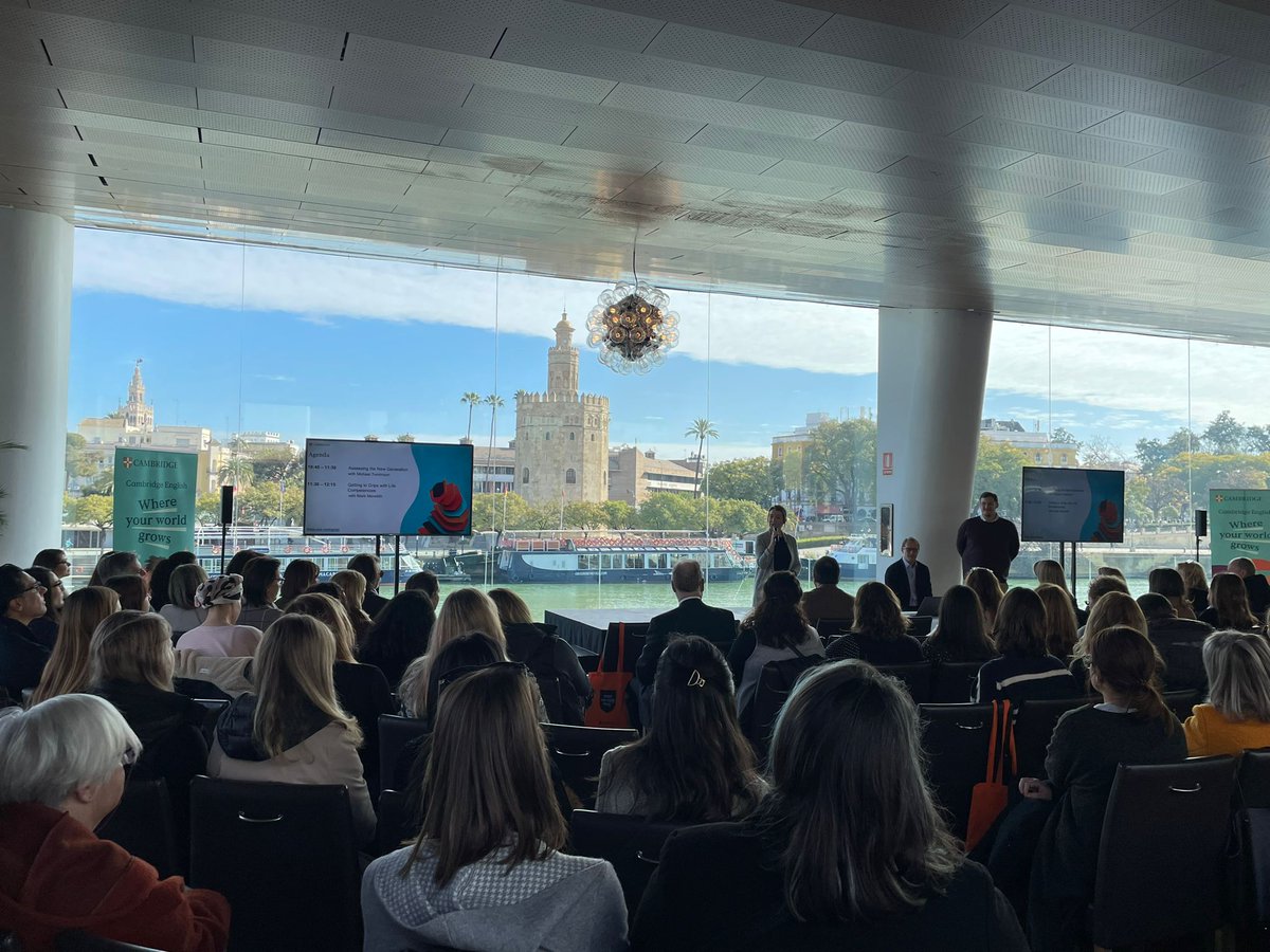 CambridgeEngSP's tweet photo. #CambridgeDay Sevilla, una jornada donde Michael Tomlinson enseñó a crear un ambiente estimulante para los alumnos, otorgándoles destrezas para enfrentar los métodos de evaluación y Mark Meredith habló de prepararlos con habilidades que van más allá del aprendizaje de un idioma. https://t.co/YqyhVeDYgp