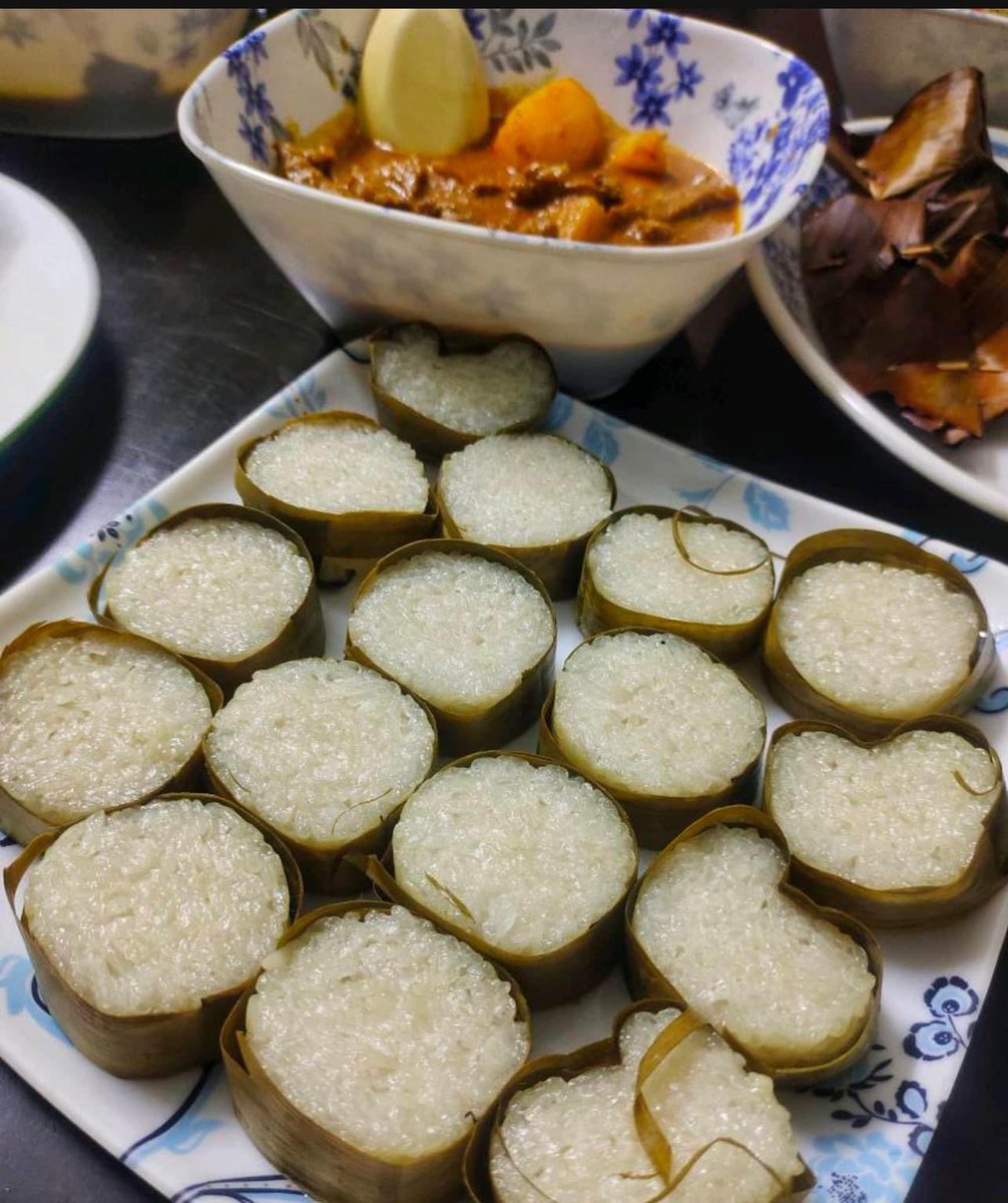 shopeesale's tweet photo. Untuk yang berniat nak beli tong lemang ni, jangan…. Jangan tunggu lama lama 😂😂 beli sekarang!! Jimat sangat masa membakar, tak perlu asyik nak kipas api weh!!

Tong lemang : https://t.co/DeBpTtpwiu
Buluh lemang : https://t.co/JICwc20UaW

Selamat berlomang! 🤭🤭🤭 https://t.co/OWfYtp0kYd