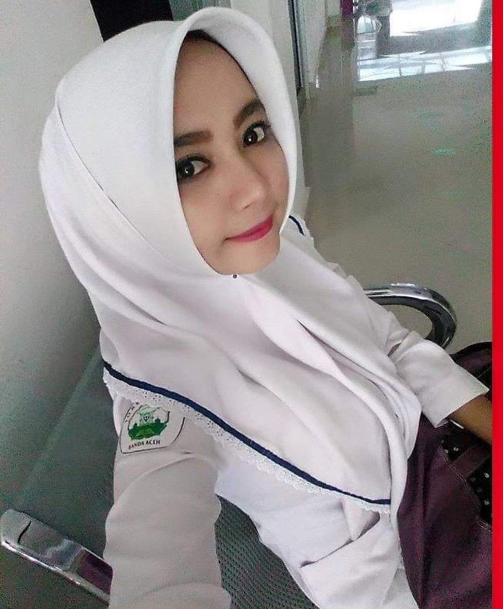 realcrowdtrust's tweet photo. Mau pulang dinas, tapi gak ada yg jemput..  Suster sundari janda madura 

Instagram. @sundarifitriani8 https://t.co/hsRZVRAV5P