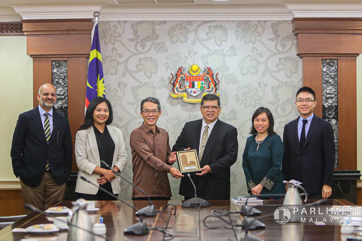 JohariAbdul_MY's tweet photo. Mendengar sudut pandang Bank Dunia petang tadi mengenai kepentingan pelaksanaan belanjawan negara yang lebih terancang dan selaras kepada keutamaan strategik Malaysia Madani. 

@WorldBank https://t.co/QRAGJu4ZTQ
