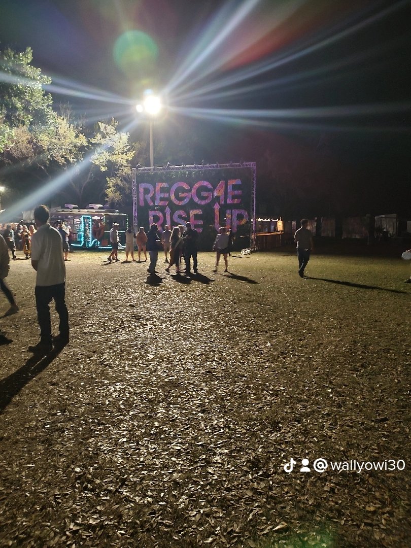 WallyOwi30's tweet image. #threeeleven put on a great show, what's the term for when you can put the volume on 100 and it just be louder but not hurt your ears? Also stopped the show for  a passed out fan and got back to A+ level entertainment clean. #pythondevelopers #gamemusic #moviemusic