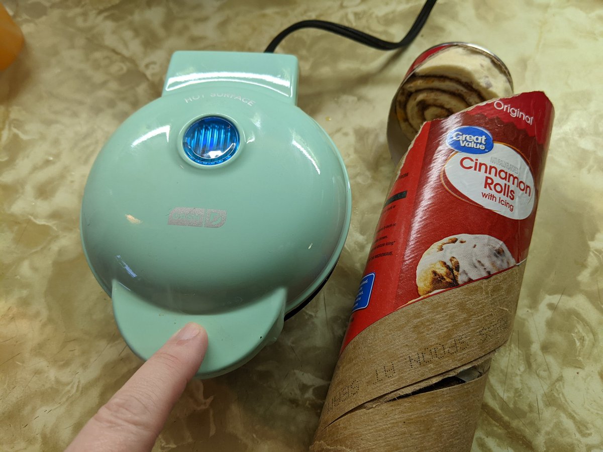 dfteach's tweet image. Cinnamon roll waffles. Yum.
#SpringBreak #FridayFeeling 
#miniwafflemaker #iwishihadbacon #breakfast