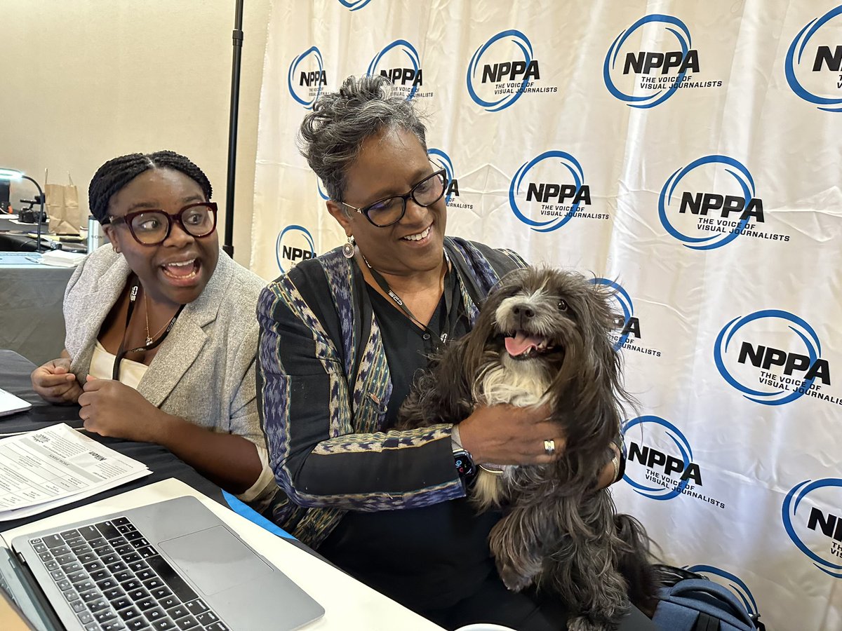 Puppy love <a href="/NPPA/">NPPA</a> table <a href="/northernshort/">Northern Short Course</a> w/<a href="/K__Gilyard/">Katherine C. Gilyard</a> photo by <a href="/madshrew/">Andrew Stanfill</a>