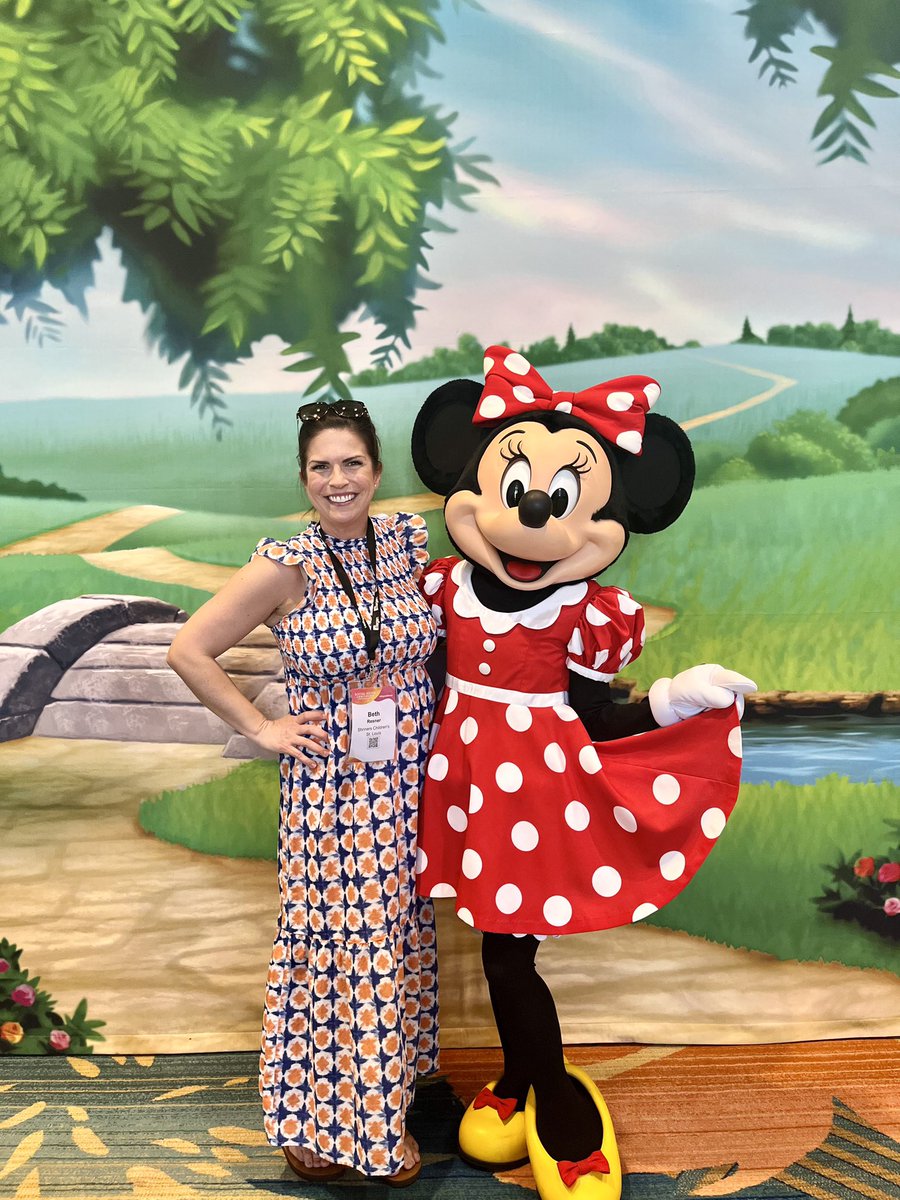 BethResner's tweet image. Hi, Minnie! Hi, #RaganDisney! ❤️