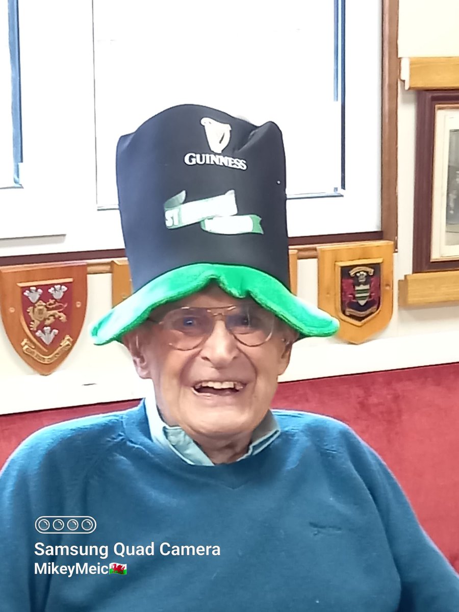 kburgess81's tweet photo. Celebrating #StPatricksDay2023 in style @BlaenavonRugby 🍀🌟As you can see our @DRA_Community @SMN_Wales Friday group love to have a laugh!! 🤩😂 @dragonsrugby @CenterpriseInt #JoinTheSquad 🐉🔥😎 https://t.co/b9pw7r5HlR