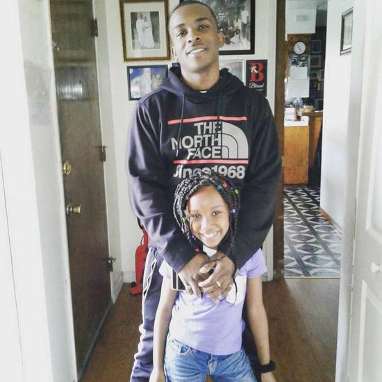 NatUrbanLeague's tweet photo. Today marks 5 years since #StephonClark was killed by police in his grandmother's backyard in Sacramento. We honor his memory and the dignity of his life as we continue to fight for deep, systemic changes to policing. #BlackLivesMatter https://t.co/qV9ttD7WsH