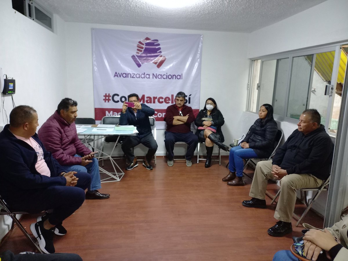 lic_borrego's tweet photo. Participamos en la reunión de organización de #AvanzadaMC_CDMX. Seguimos motivados apoyando a nuestro Carnal @m_ebrard https://t.co/22TaDDEli9